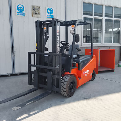 中国工厂电动四轮叉车