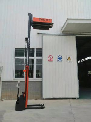 1500kg锂离子奥南铁塑薄膜电池堆垛车托盘叉车