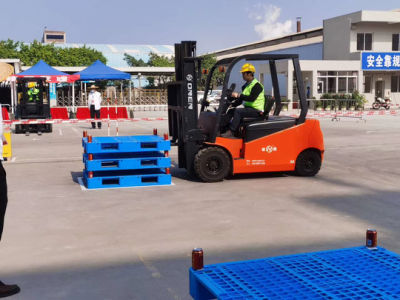 具有 CE 认证的 Onen Advanced Design 交流电机柴油叉车