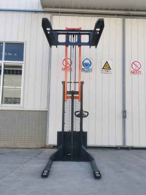 气泡袋和纸板 1600-3500 毫米到达卡车电池托盘堆垛机